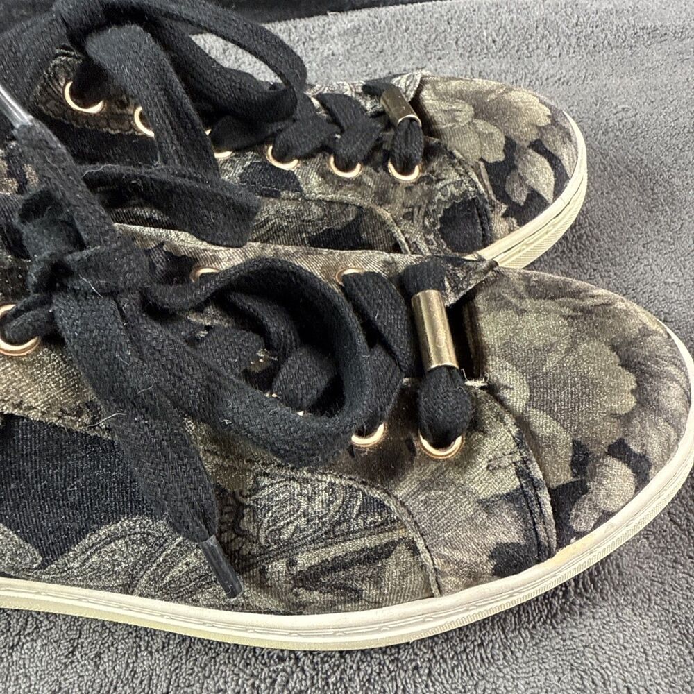 Earth Zag Floral Print Velvet Sneakers Womens Size 8 Black Gray Lace Up Comfort - Picture 10 of 13
